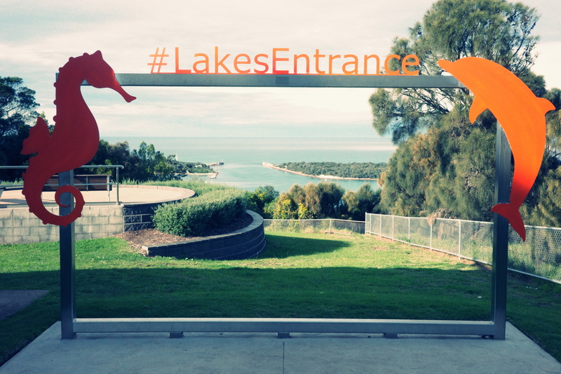 Lake Entrance. Look at the frame, we definitely a tourist